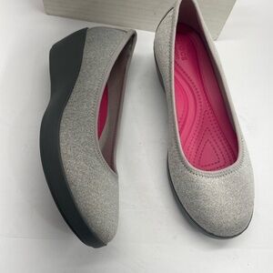 CROCS Women's Gray and Pink Flats
